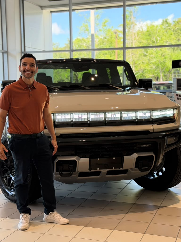 Guilherme Rodrigues, car buying and financing specialist in Coral Springs, Florida